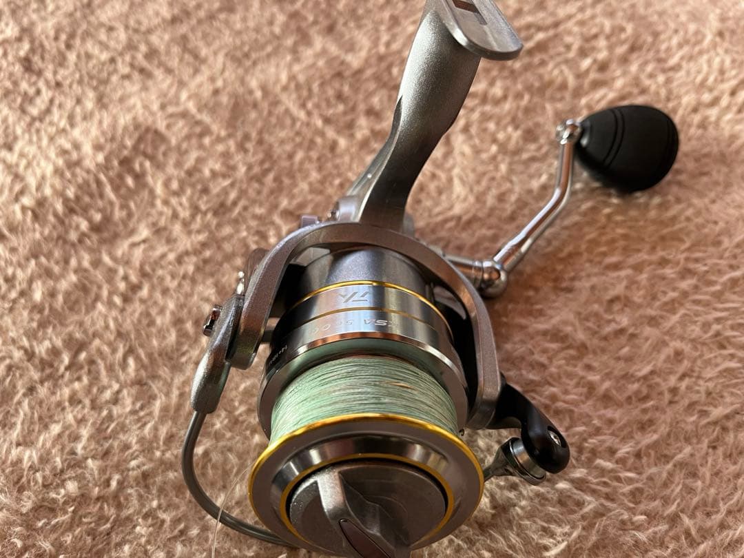 スピニングリール 5000番 未使用品 ライン 予備スプール 付き
