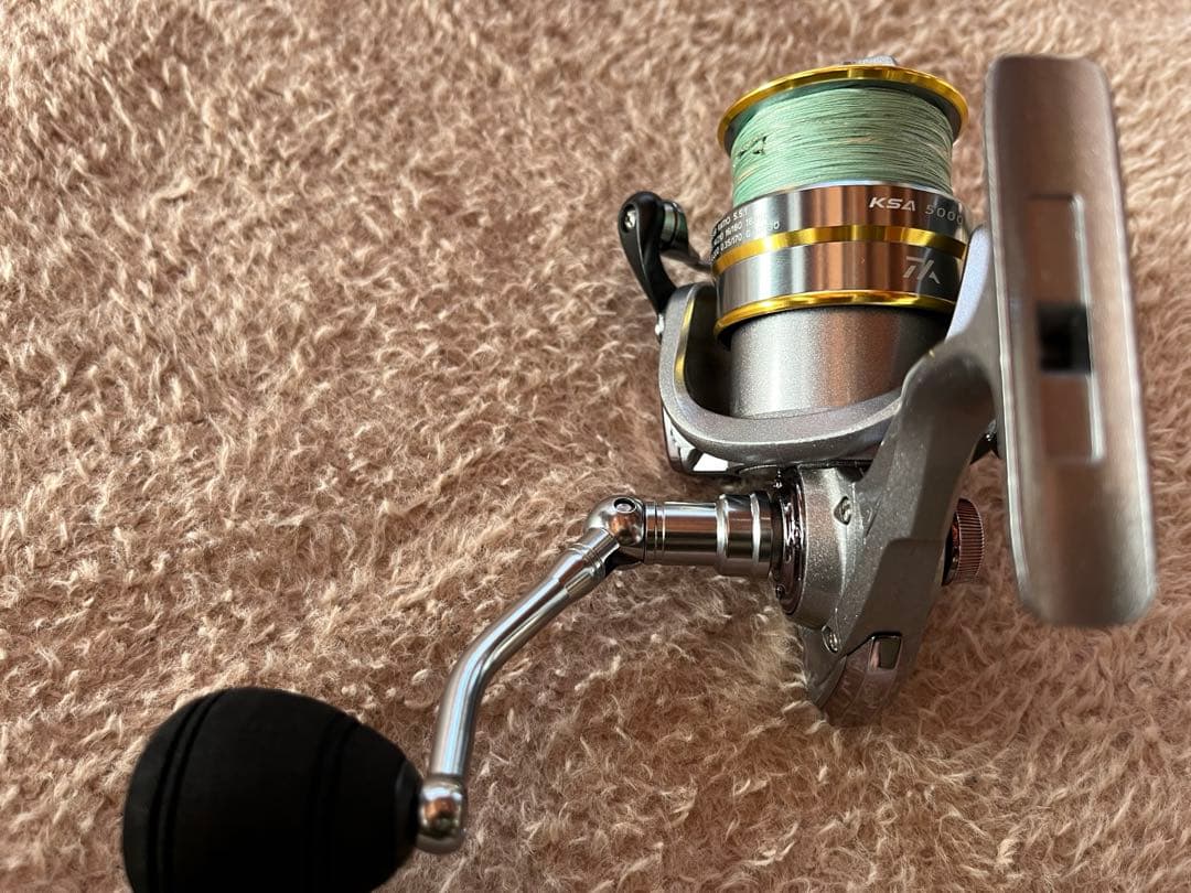 スピニングリール 5000番 未使用品 ライン 予備スプール 付き