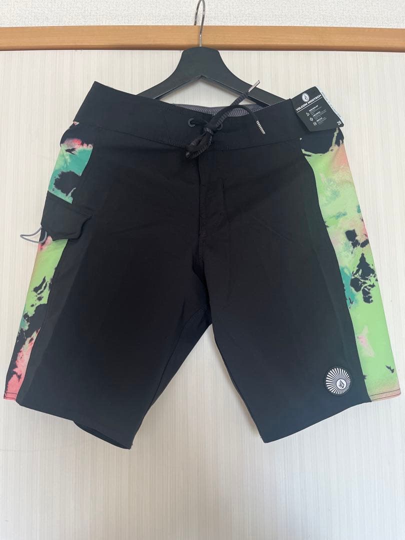新品　ボルコム　VOLCOM ボードショーツ 水着　サーフパンツ　サーフパンツ