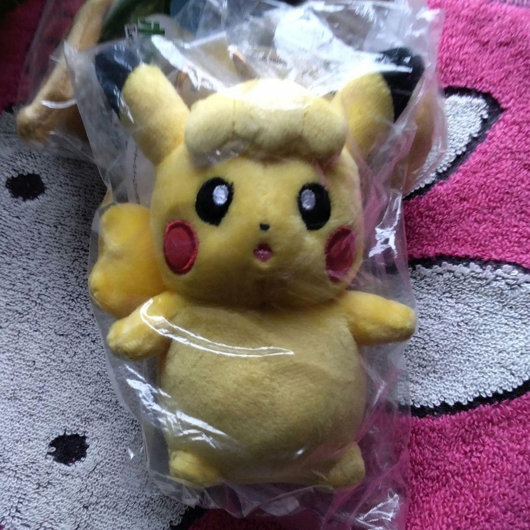 ピカチュウ　イーブイ　ピカブイ✨　マスコット　カール　女の子