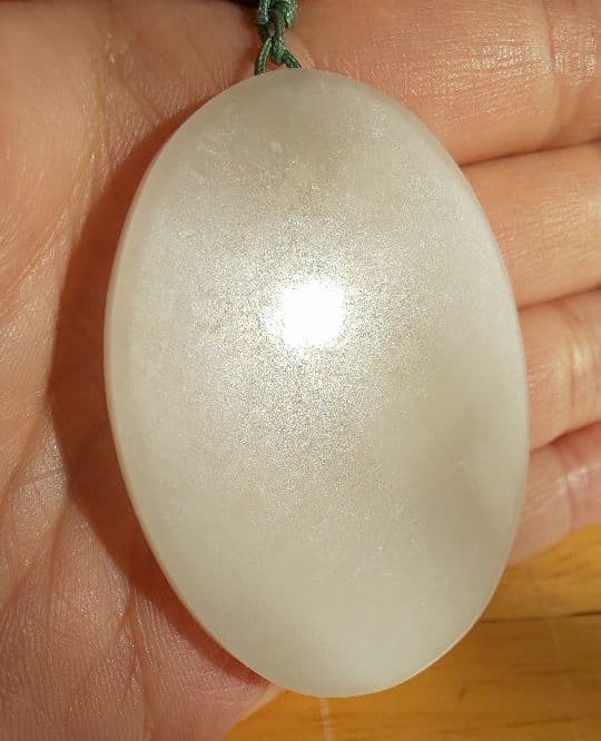 【鑑別書付き本物】和田白玉 観音菩薩座像 仏像 佩玉 根付牌子 和田玉ペンダント