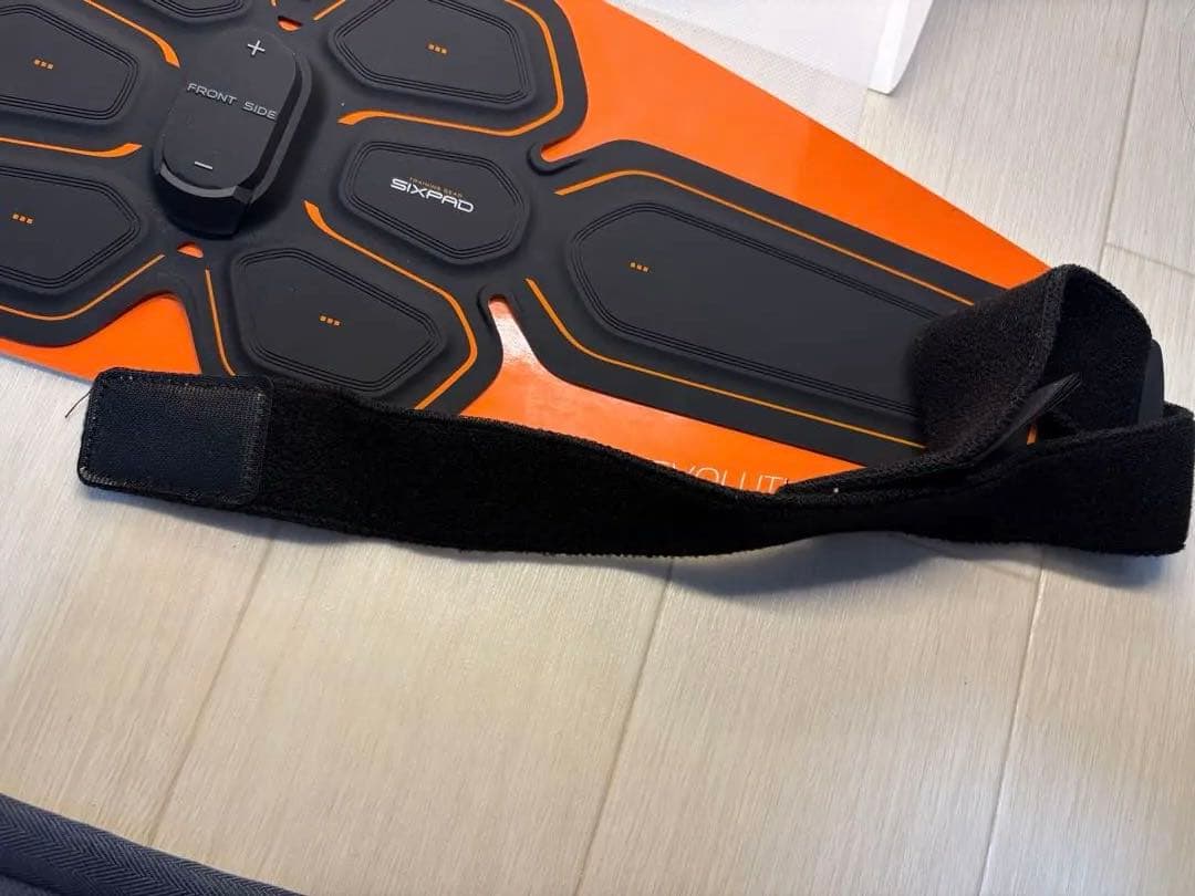 【超美品】新品パッド付　シックスパッド　アブズベルト　S/M/L