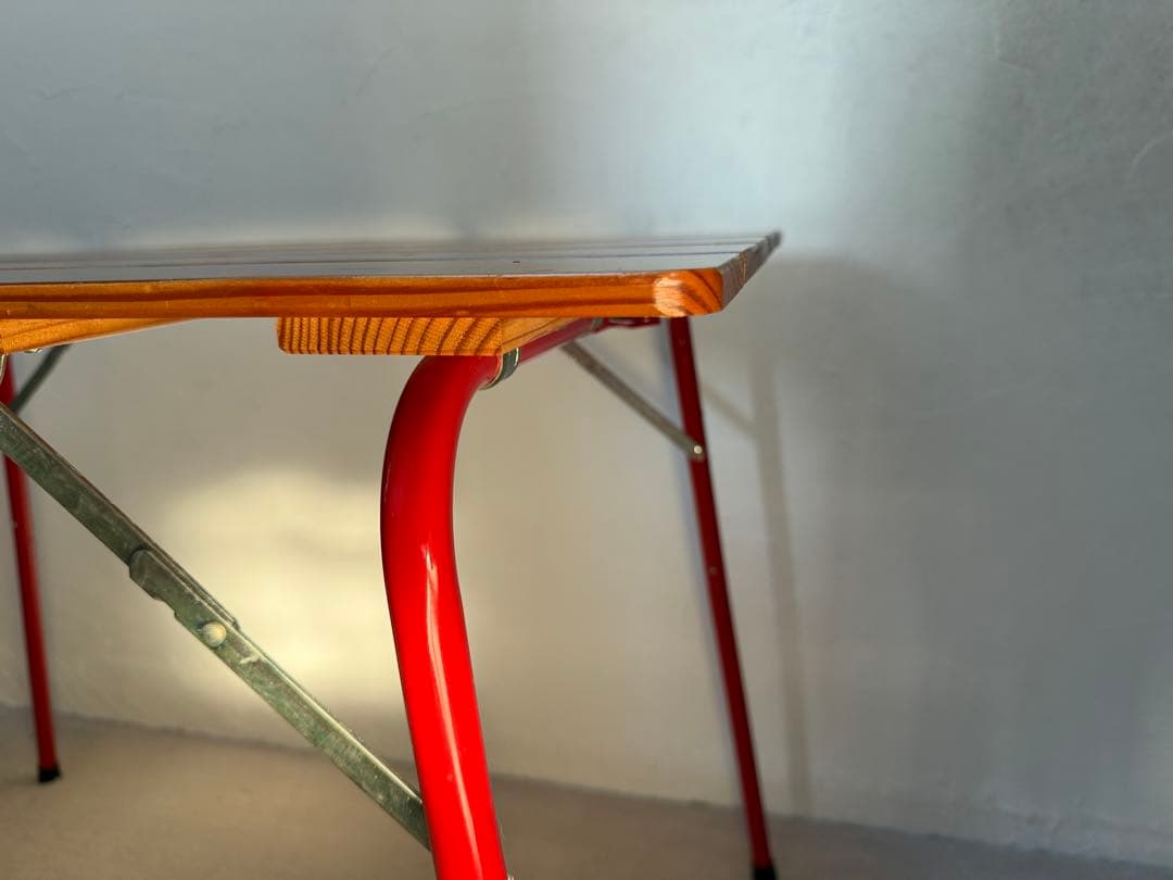 castelmerlino 2段階調整可能キャンプテーブル 赤