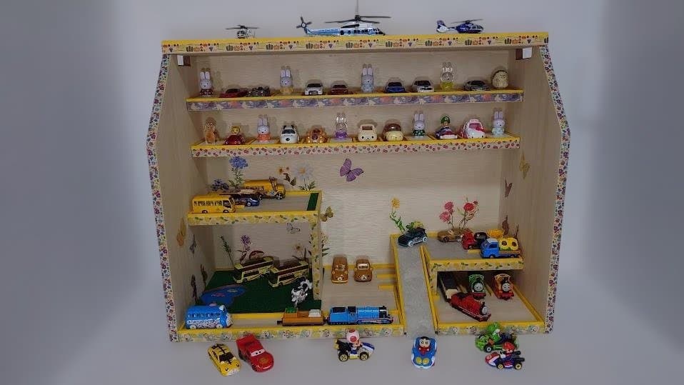 トミカ木製手作り駐車場（ビッグイエロ－）BY02