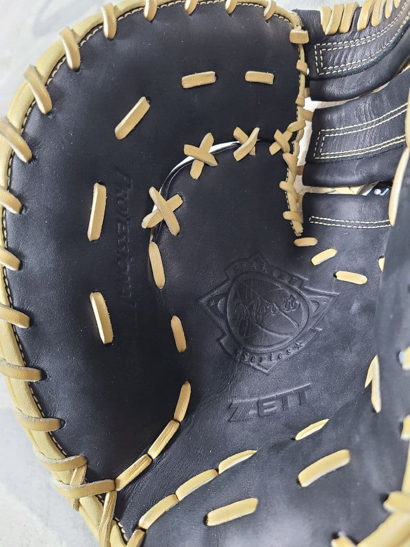 ゼット　グラブ グローブ 捕手　一塁手用 リアライズ 左投げ BSFB52323