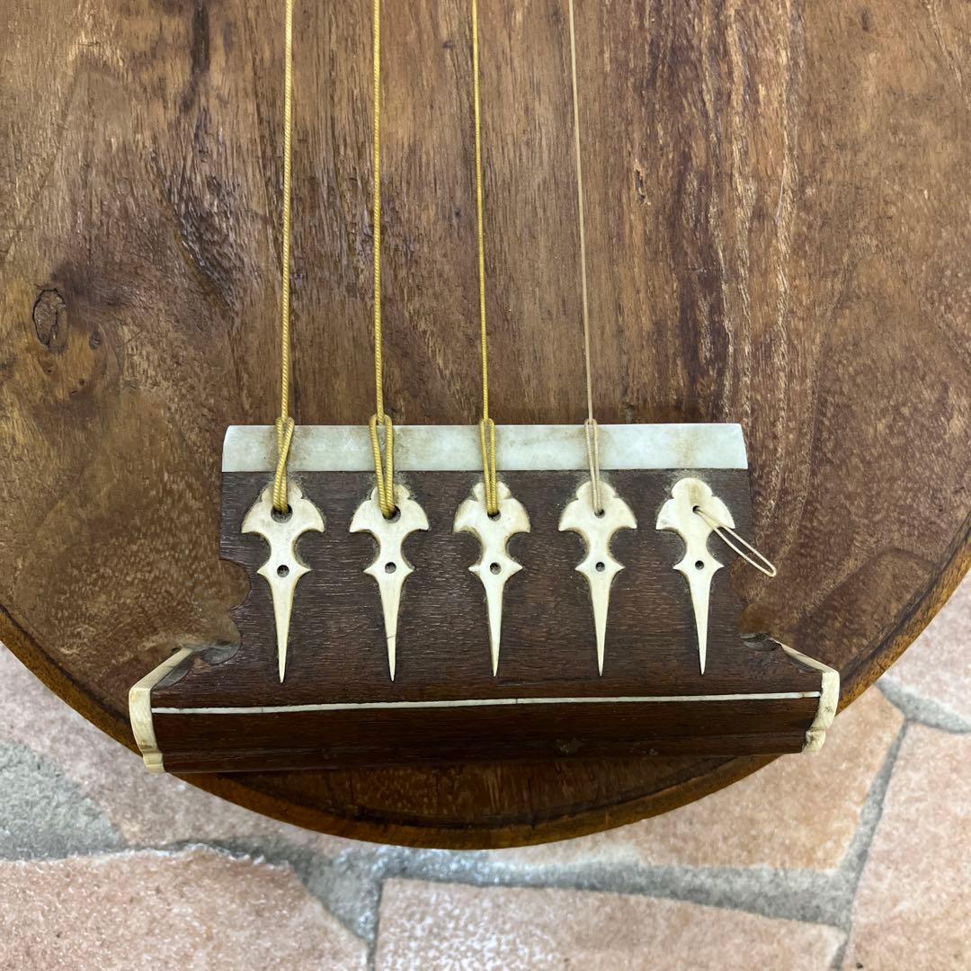 木製　琵琶　月の模様