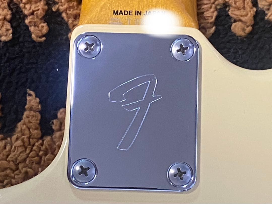 Fender Japan mustang アイボリー