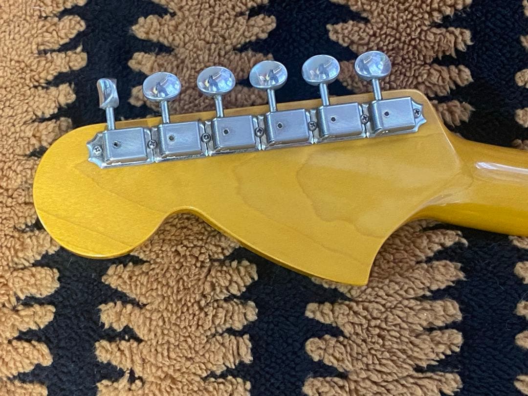 Fender Japan mustang アイボリー