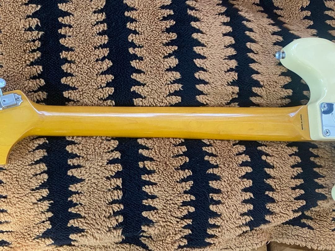 Fender Japan mustang アイボリー