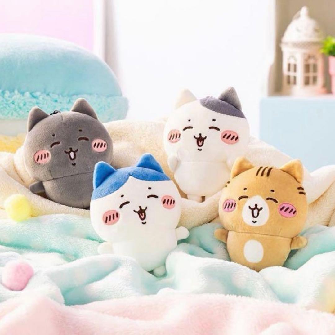 ちいかわ　ハチワレとごきげんななかまマスコット4個セット