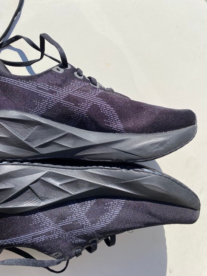 アシックス ノブァブラスト5 ランニングシューズ