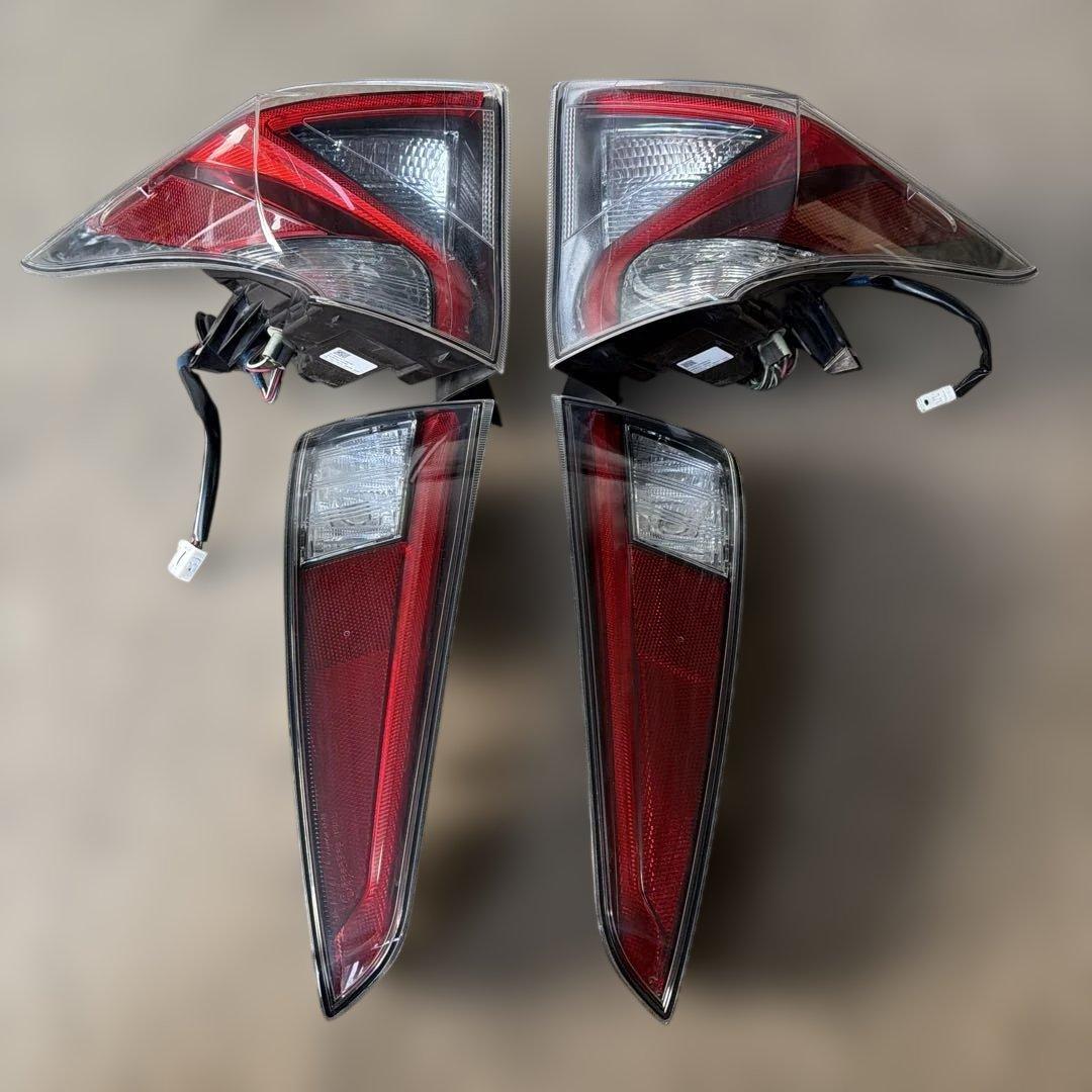 トヨタ純正 50系 プリウス ZVW51 テールランプ セット