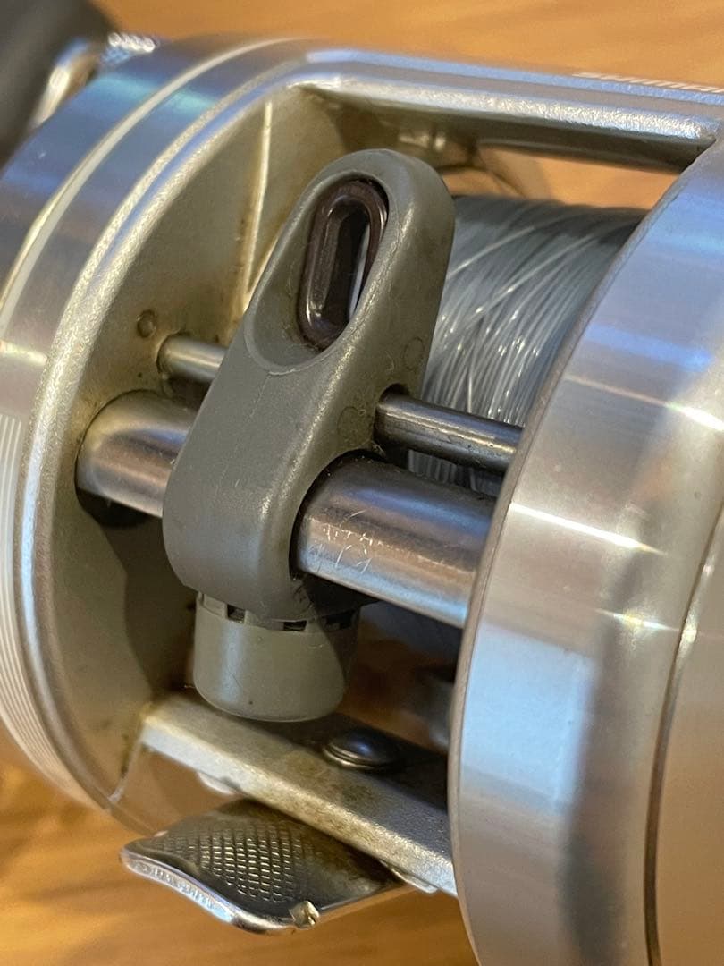 SHIMANO カルカッタ200