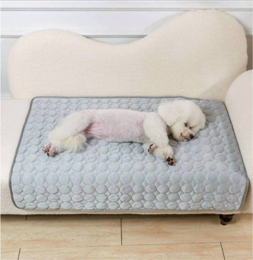 【新品】接触冷感マット　ひんやり　グレー　熱中症対策　ペット　犬猫兼用　洗える