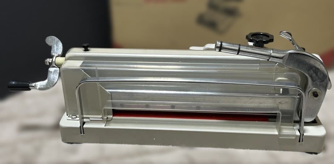 ペーパーカッター　858A4 裁断機