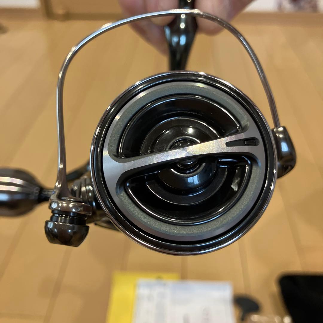 SHIMANO C3000MHG スピニングリール　22ステラ