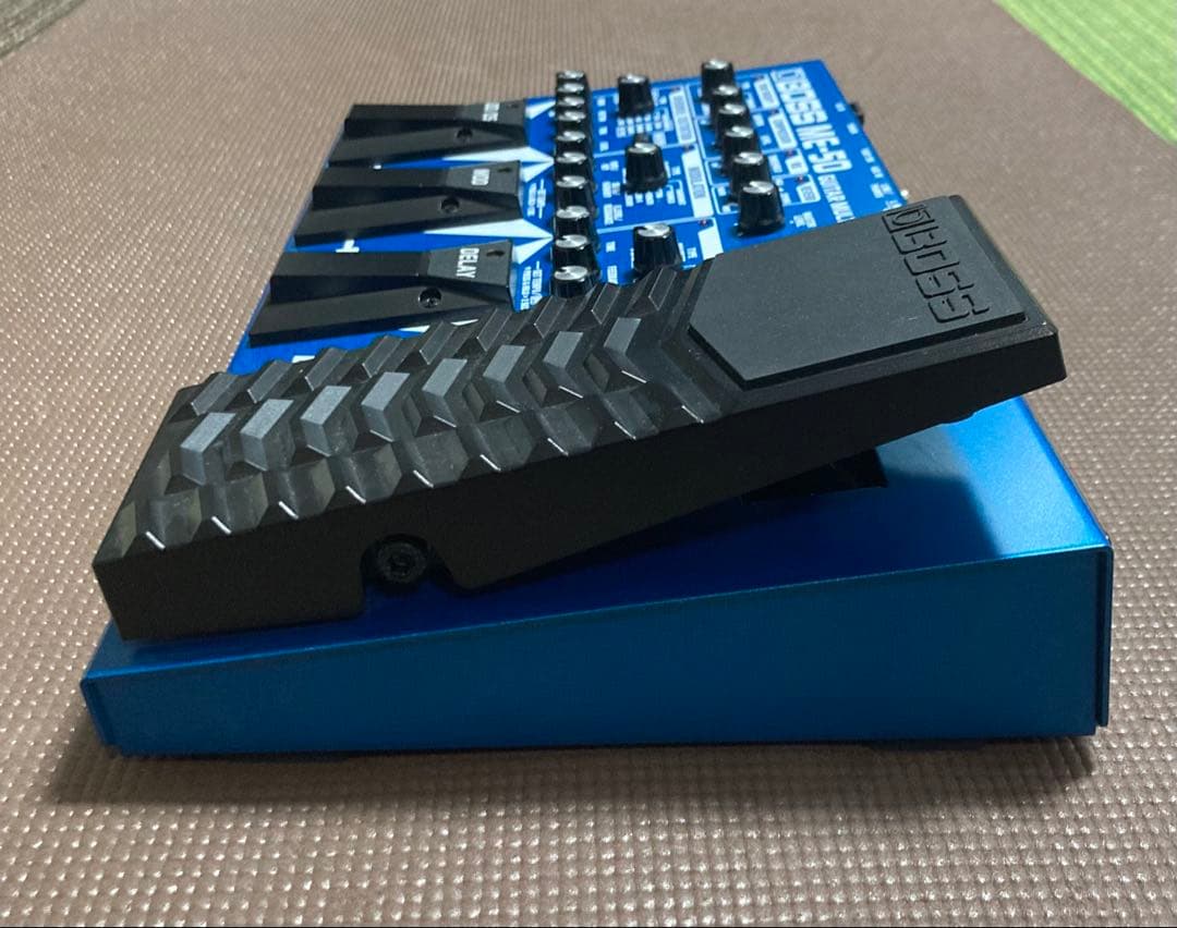 【美品】BOSS ME-50 マルチエフェクター 電源ケーブル付 動作確認済