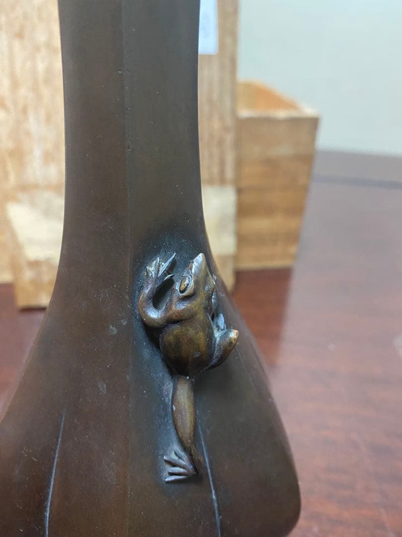 古美術　花瓶　古銅　蛙型　花入　明治