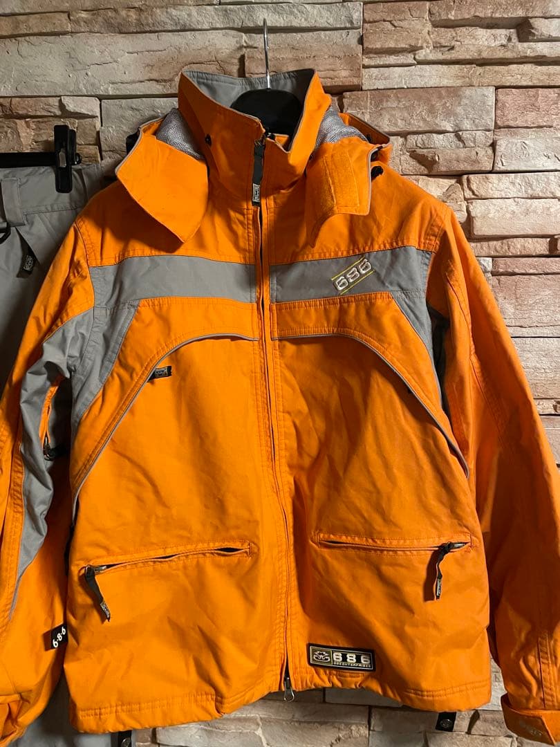 686 シックスエイトシックス　スノーボードウェア スキーウェア