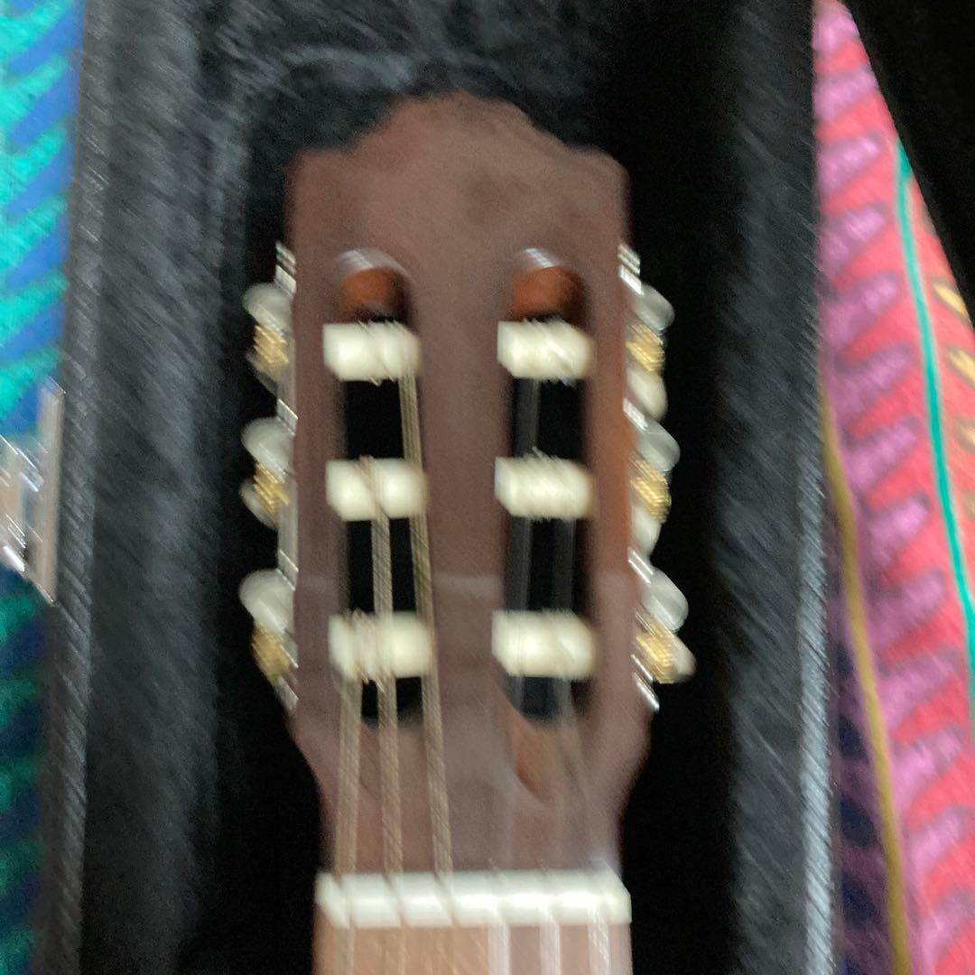 【合格記念セール】アコースティックギター　ハードケース付き。