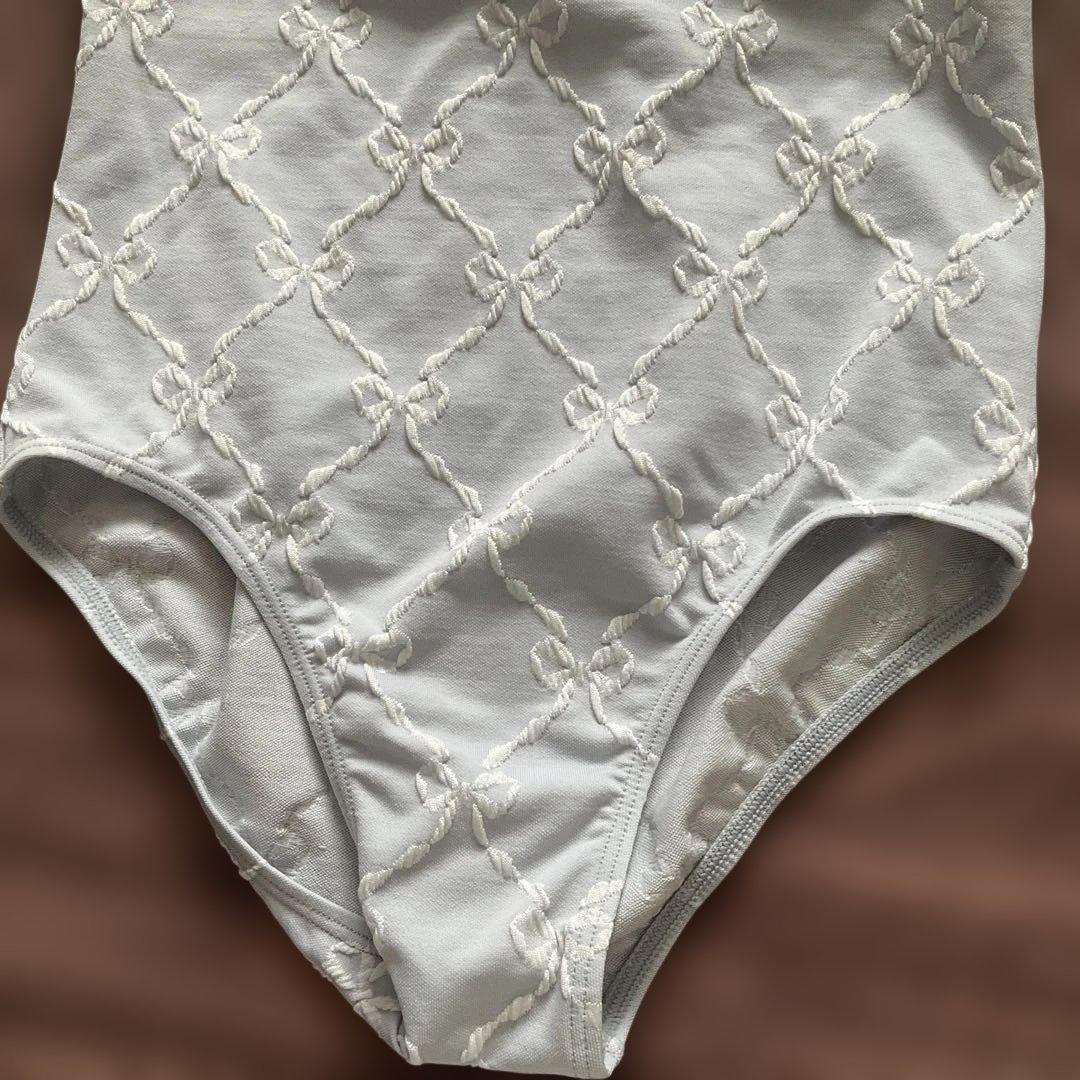 mezzo piano【バレエ】リボンジャガード柄　レオタード 140サイズ