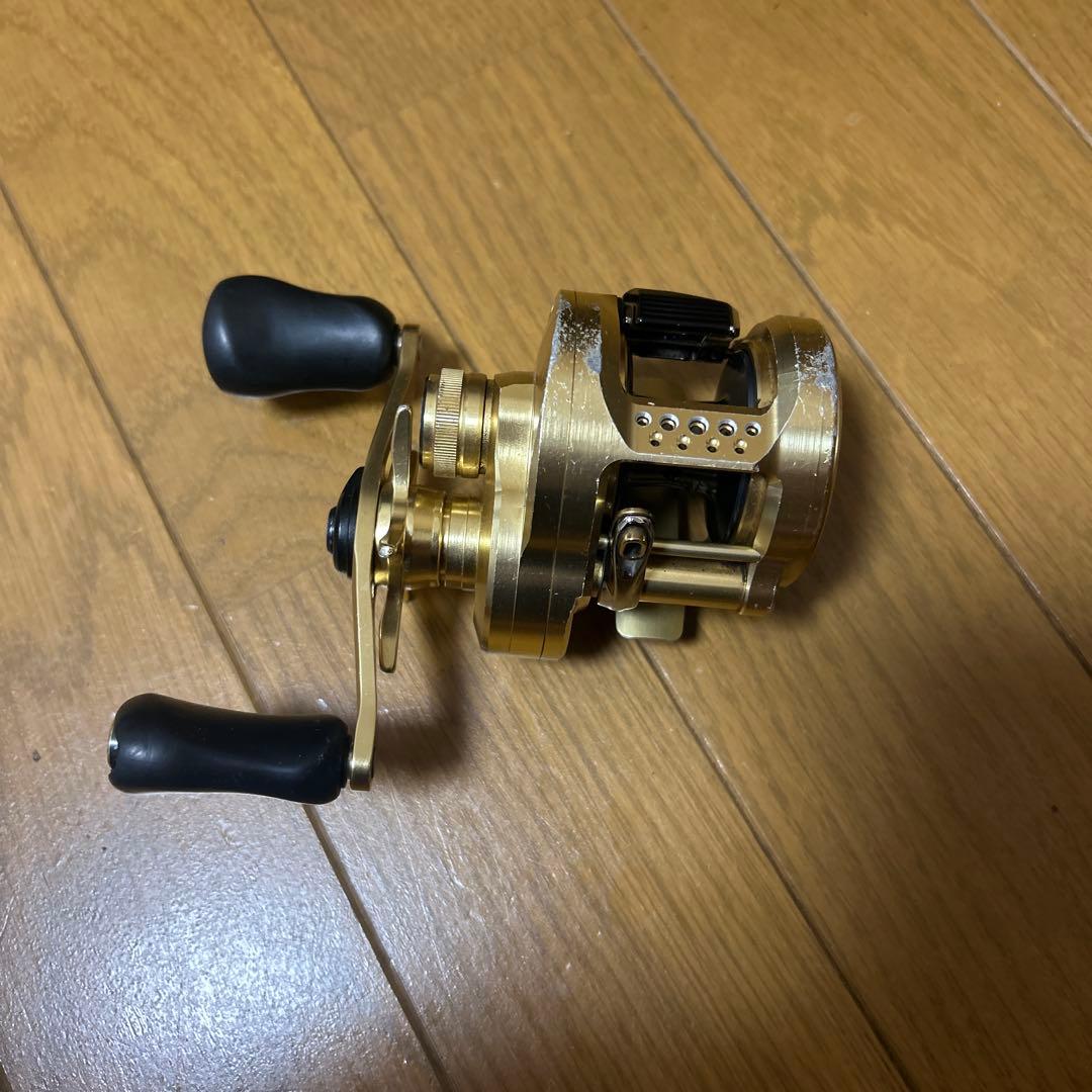 SHIMANO カルカッタコンクエスト 200XG 値下げします