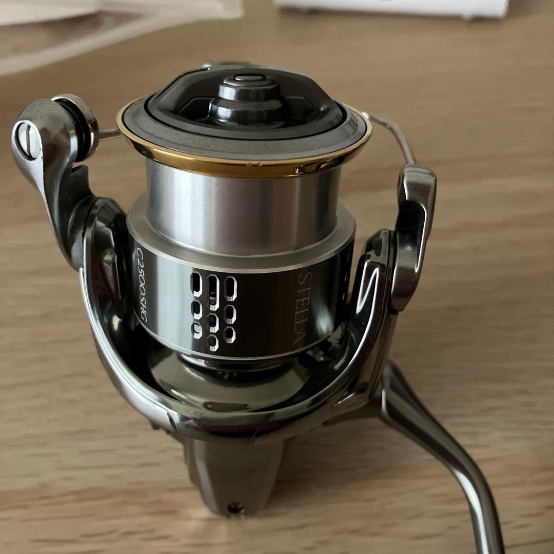１８STELLA C2500SHGスピニングリール 箱付き