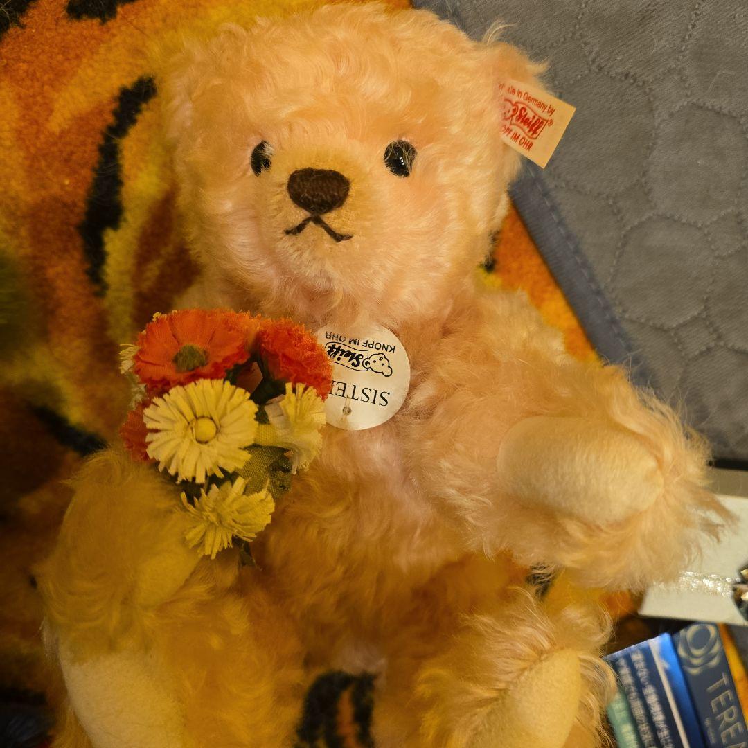 Steiff Sister Bear 花束付きテディベア