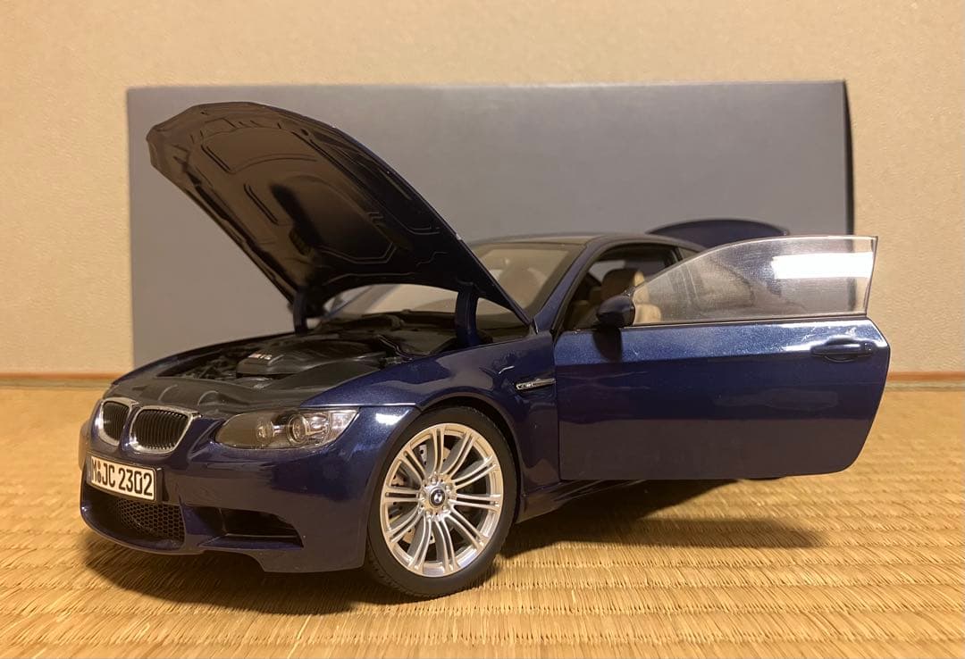 1/18 京商製  M3 E92 インテルラゴスブルー