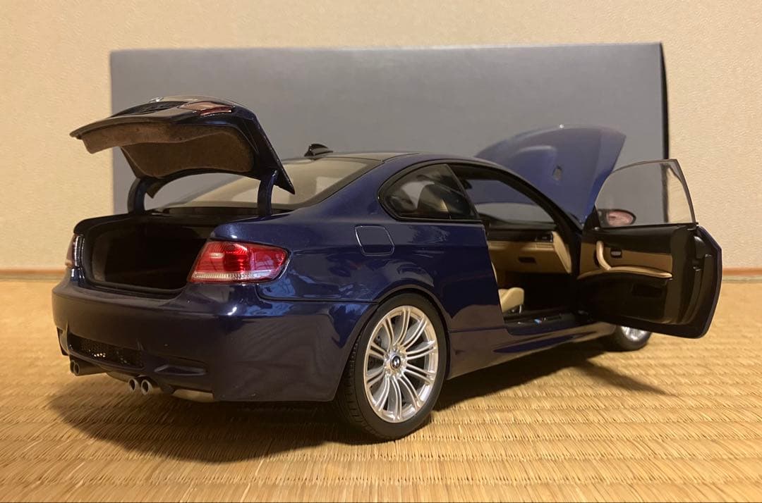 1/18 京商製  M3 E92 インテルラゴスブルー