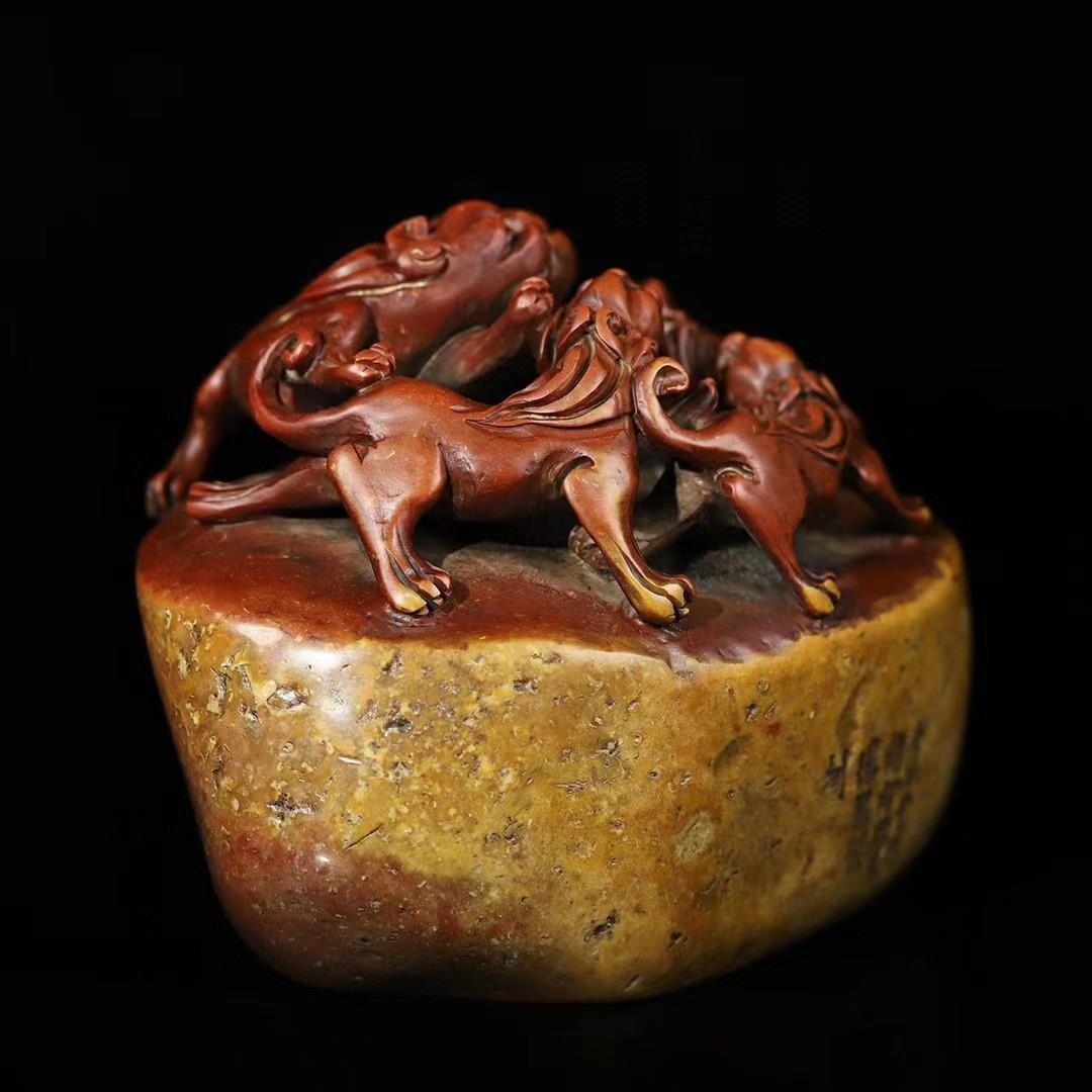 中国古美術・旧蔵螭虎龍钮随形の印鑑・寿山石朱砂红原石彫り・書道・文房具・置物