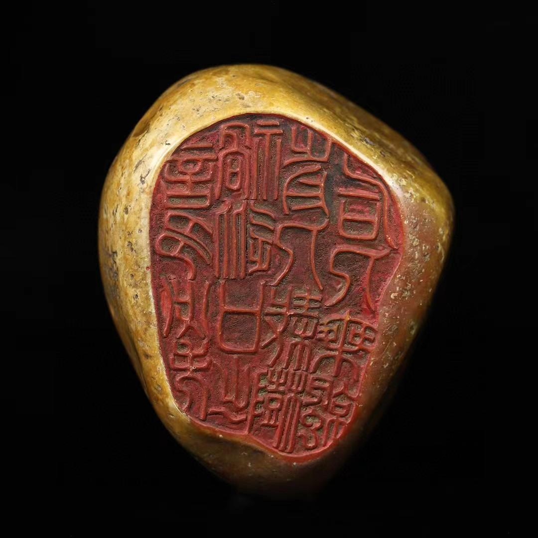 中国古美術・旧蔵螭虎龍钮随形の印鑑・寿山石朱砂红原石彫り・書道・文房具・置物