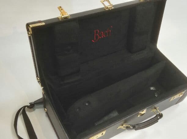 バック　トランペット　ハードケース　未使用品