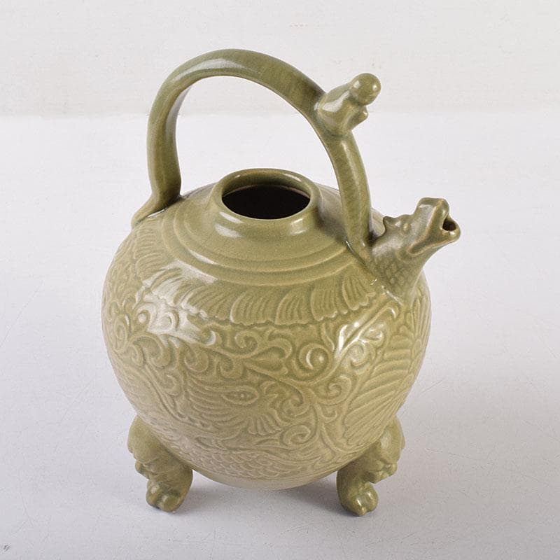 中国　龍泉窯　青磁　三つ足　神獣口水注瓶　C　7054
