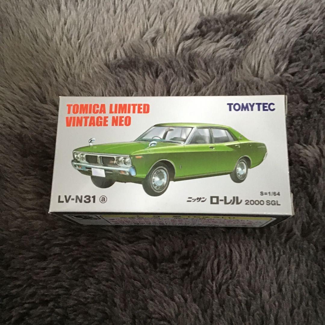 TOMICA LIMITED VINTAGE NEO ニッサン　ローレル　2台