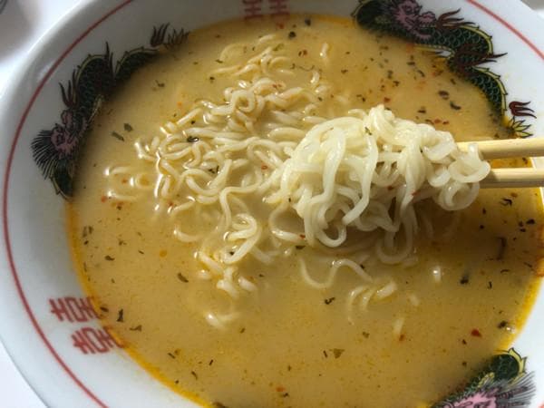 大特￥10400　人気　うまかっちゃん 　博多っ子超定番　辛子高菜 　とんこつ味