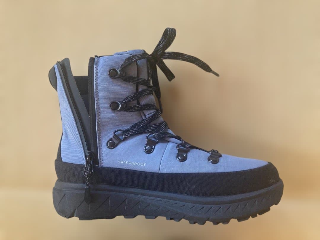 ほぼ新品！Columbia 女性用ウィンターブーツライトブルー