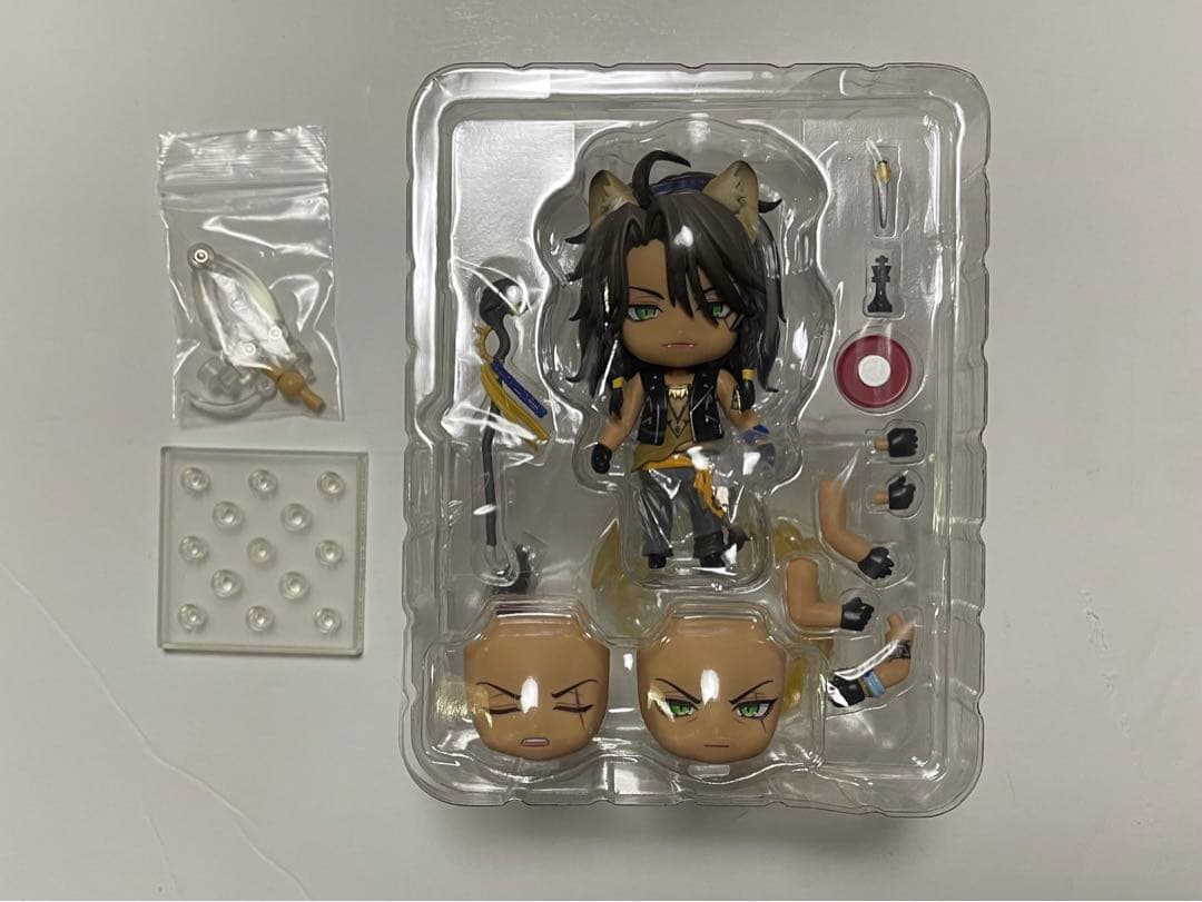 即購入可　ツイステ ねんどろいど　レオナ・キングスカラー