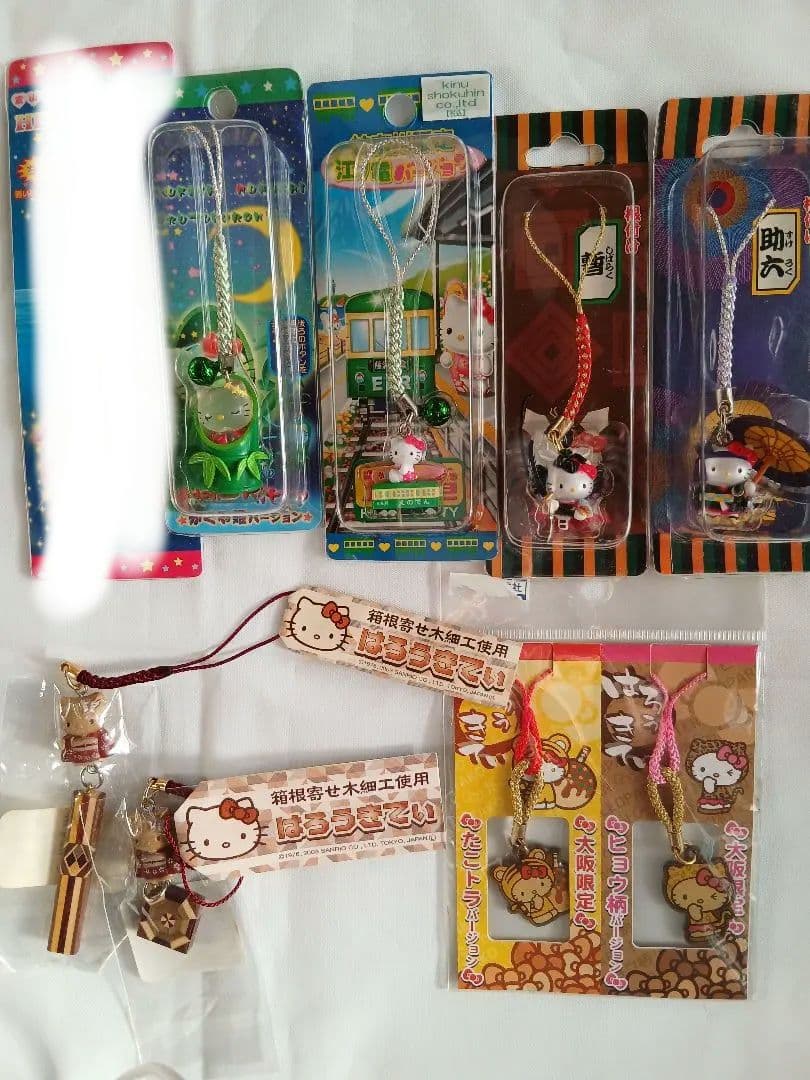 ハローキティ ご当地ストラップ等46点まとめ売り