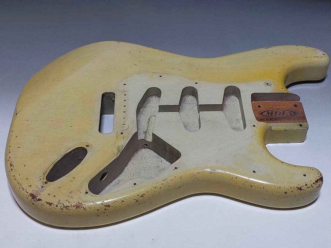 フェンダージャパンネック/マホガニー2Pレリックボディ