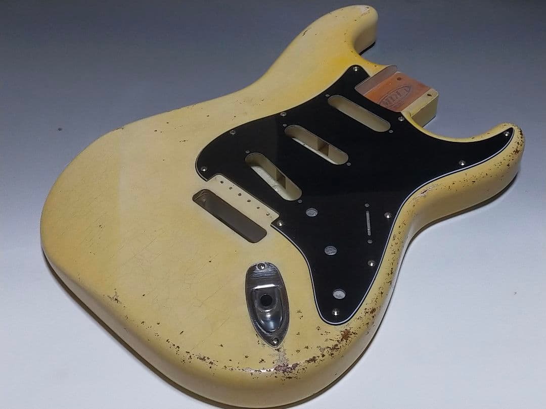 フェンダージャパンネック/マホガニー2Pレリックボディ