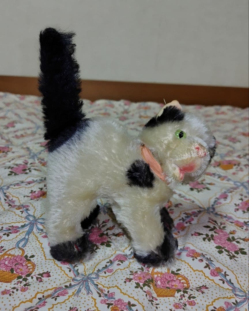 シュタイフ　Gussy Cat オープンマウス