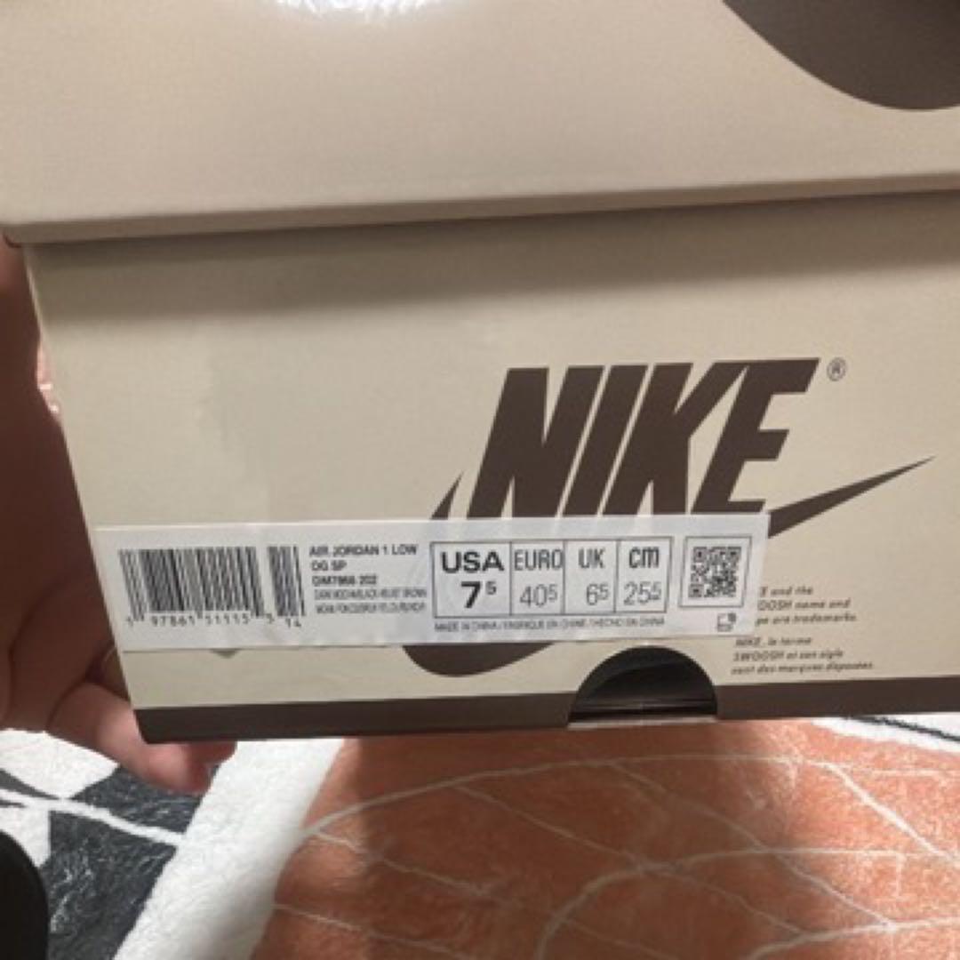 シューズ Travis Scott Velvet Brown and Dark Mocha