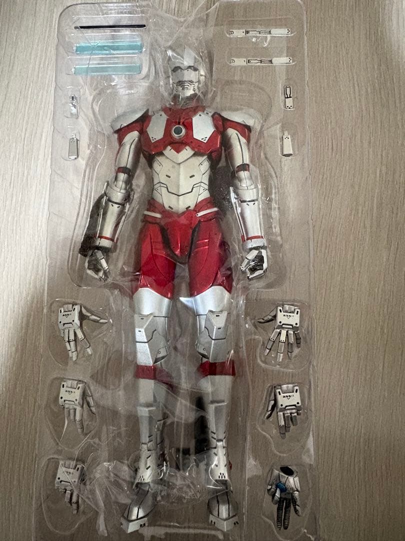 threezero ウルトラマンスーツ