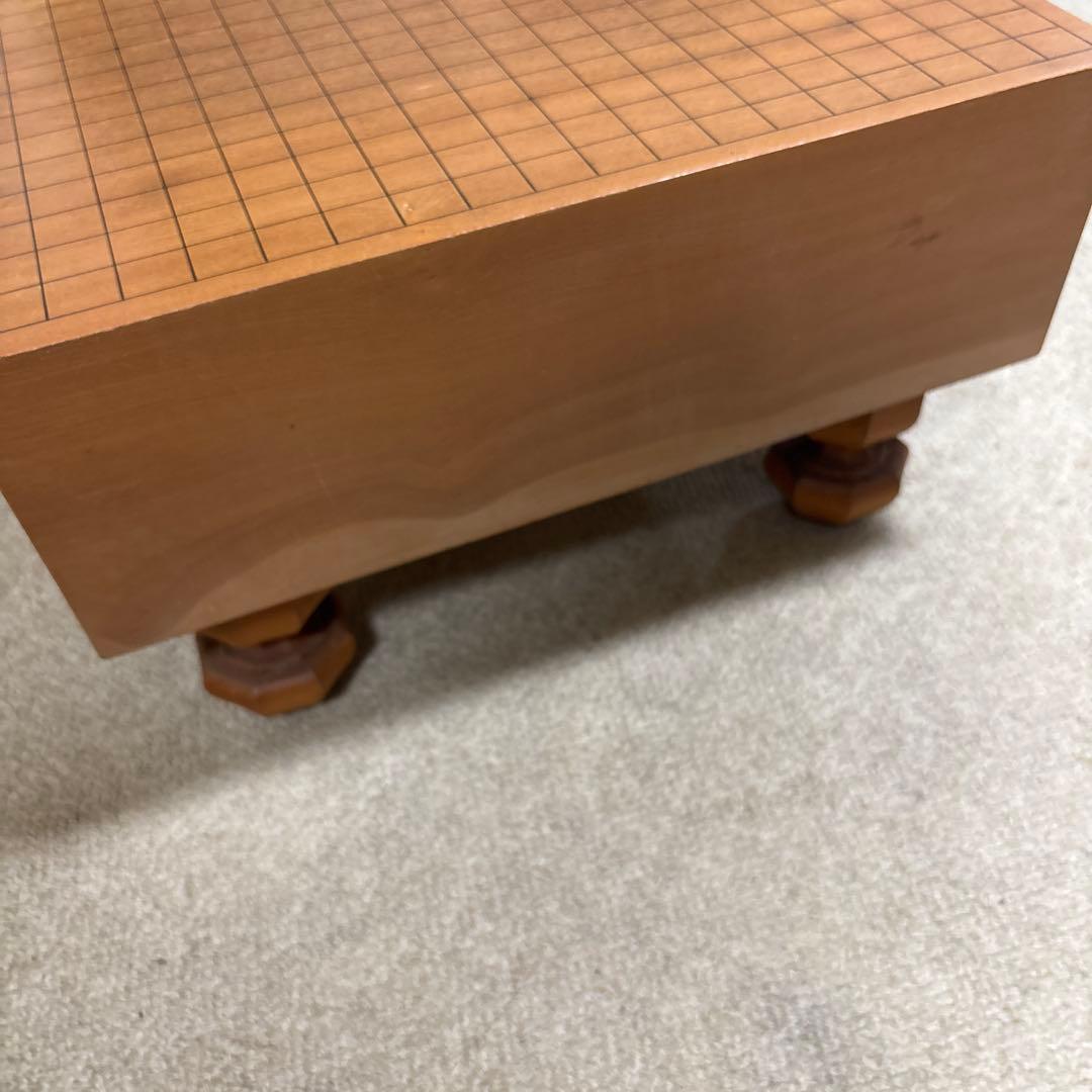 美品　本榧製囲碁盤、脚付き　ヘソ付き、碁石那智黒、蛤
