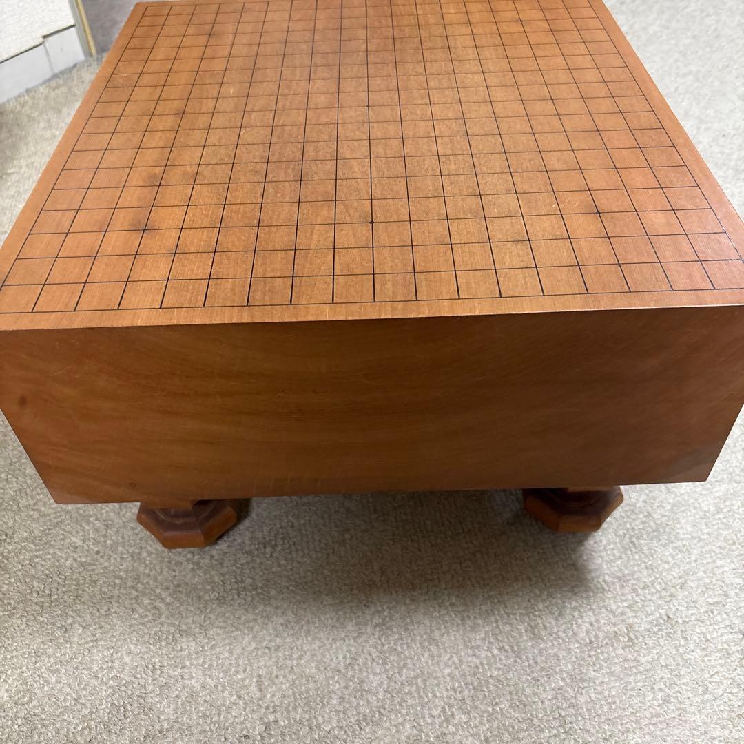 美品　本榧製囲碁盤、脚付き　ヘソ付き、碁石那智黒、蛤