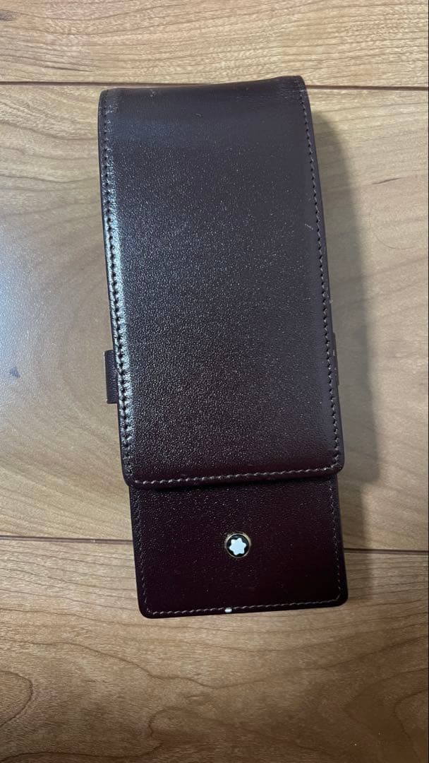 中古品　モンブラン ボルドー色　レザー 本革　ペンケース ３本用　３本差し