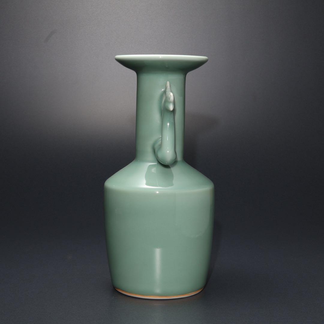 青磁耳付花瓶　小笠原長春　鍋島焼　共箱　高さ28cm R1669ラ3