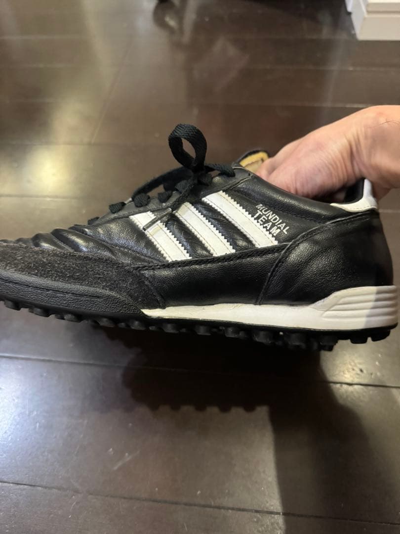 adidas Mundial Team サッカーシューズ 黒/白26cm