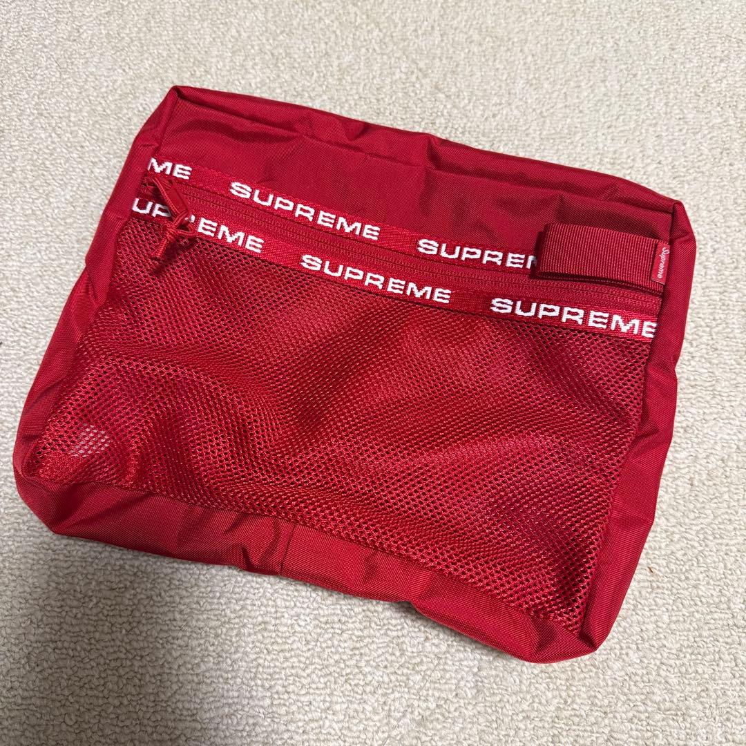 SUPREME トラベルポーチ レッド